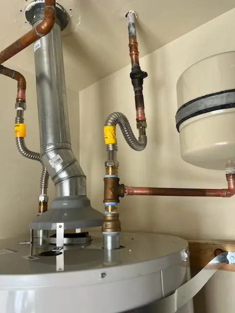 Water heater installation and plumbing repair in Glen Carbon